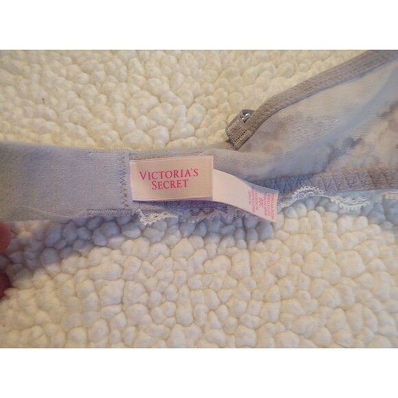 Victoria's Secret Plunge Padded Lacy & Sequins Bra 36B - Picture 5 of 8